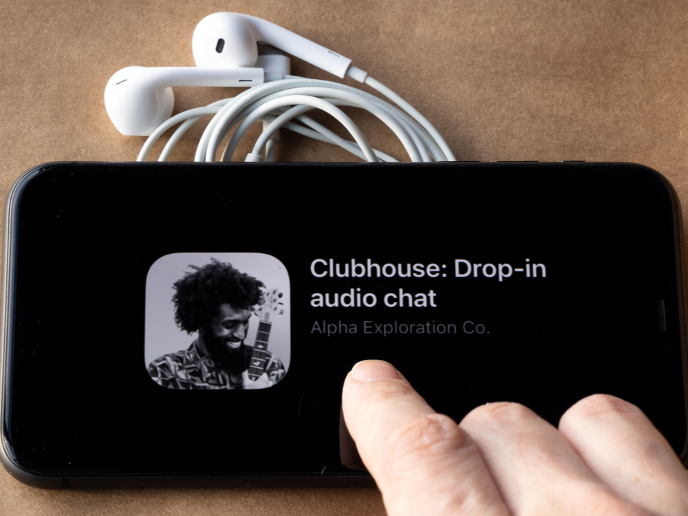 Clubhouse lança programa para criadores de conteúdo