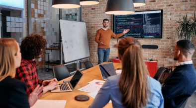 Descubra as áreas em alta no mercado de trabalho em 2025 - Trendings